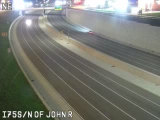 Traffic Cam @ S of 9 Mile - south
